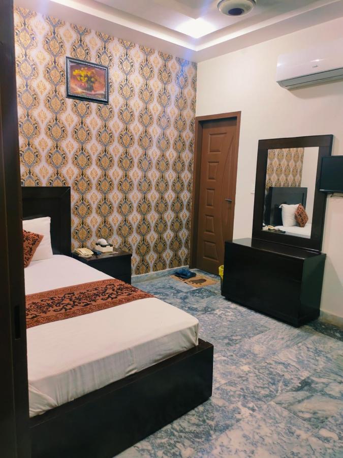 Hotel Park View Лахор Екстер'єр фото